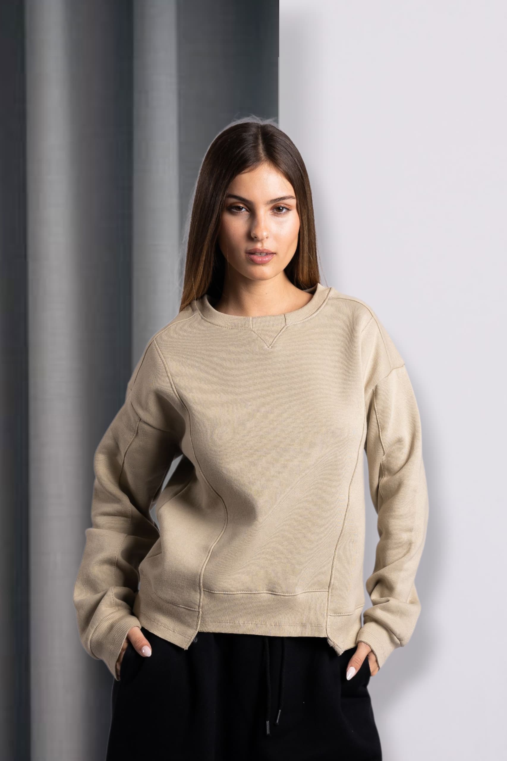 Buzo Estilo Urbano con Recortes (AVENA)